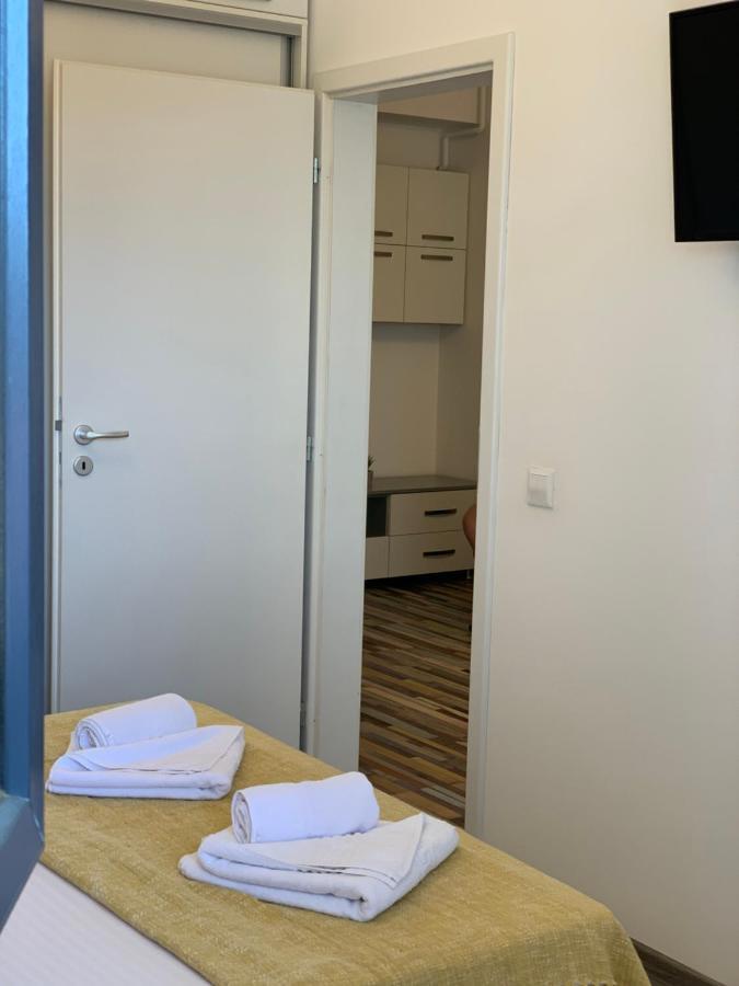 Tod Apartments Palas Яш Екстериор снимка